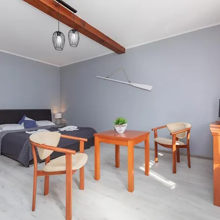 Livia Проживание в семье *